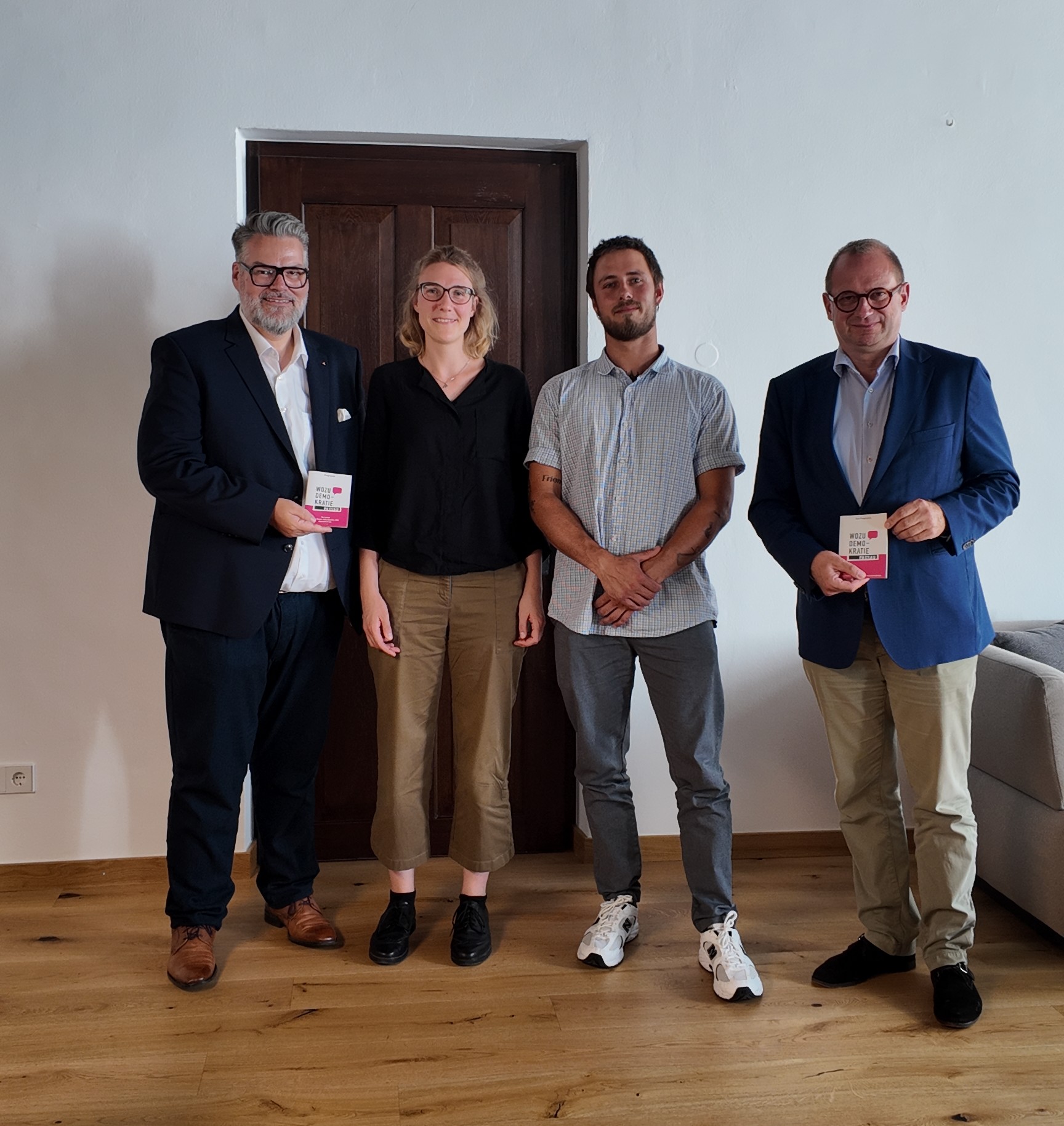 Die Initiative Wochen zur Demokratie besucht Oberbürgermeister Rother (Bild: Stadt Passau)